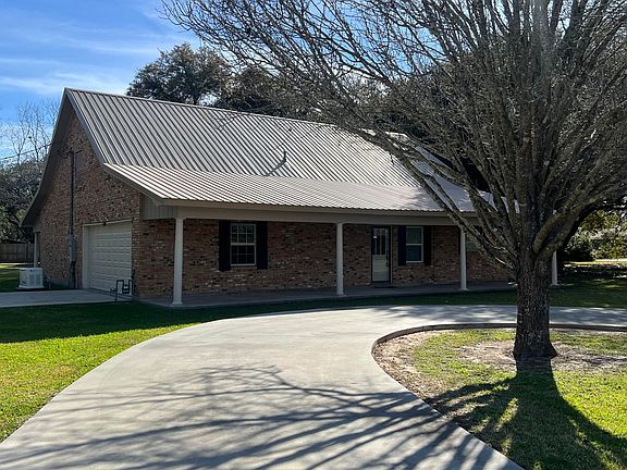 3rd image of 283 Marigold Dr