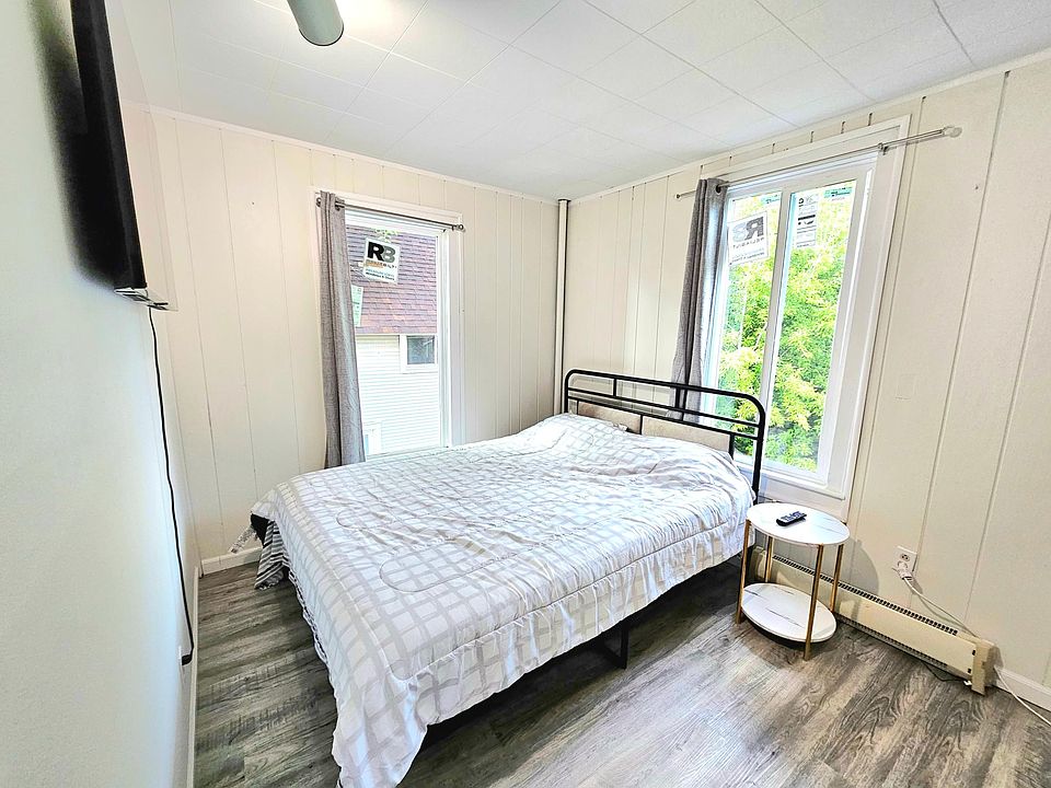 1st image of 606 Pine Ave SW #4
