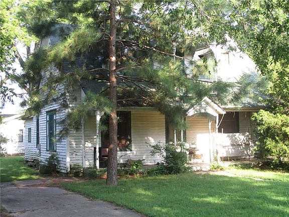 4th image of 138 N Otis Ave