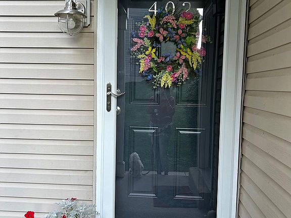 3rd image of 402 Derry Dr #402