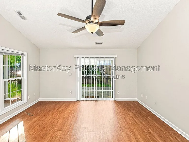 6307 Forest Ridge Dr — Photo 10