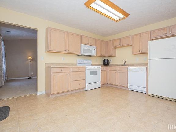 5th image of 4700 Hartsaw Ct