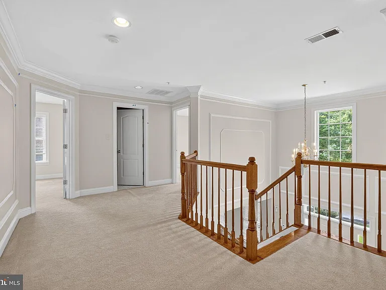 15806 Copper Beech Dr — Photo 56