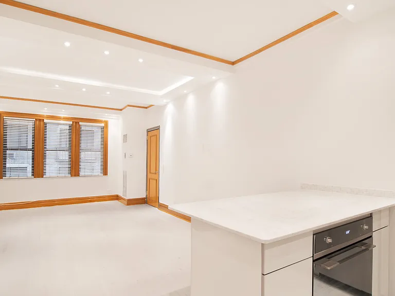 145 W 58th St #7M — Photo 6