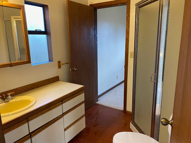 2322 E Ward St — Photo 14