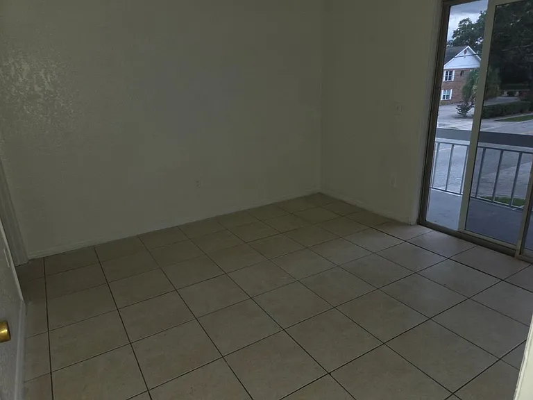 1033 W Sumner St — Photo 14