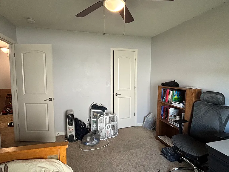 2917 Queencastle Dr — Photo 4