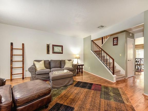 3rd image of 417 Safflower Pl