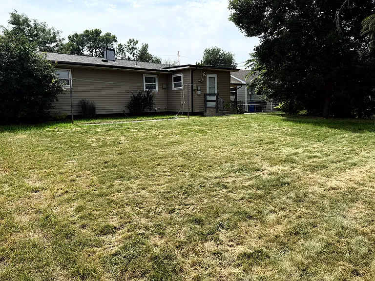 2408 Judy Ave — Photo 19