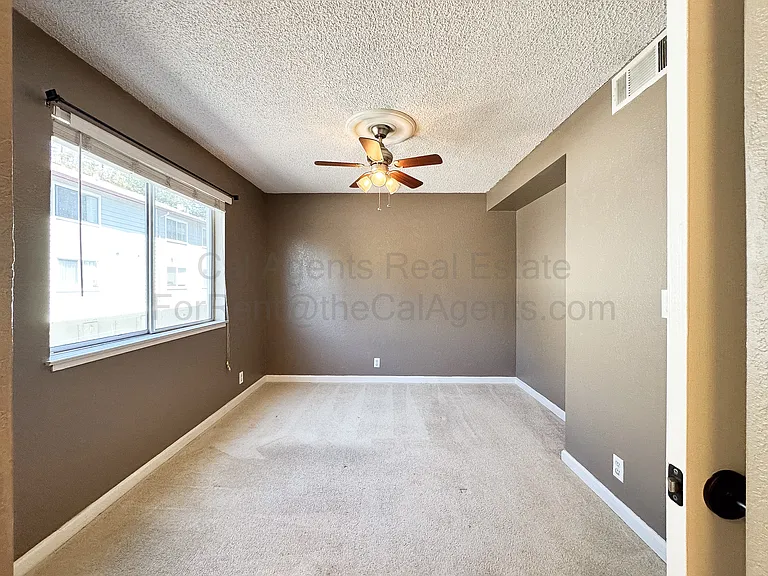 29621 Red Oak Ct #8 — Photo 7