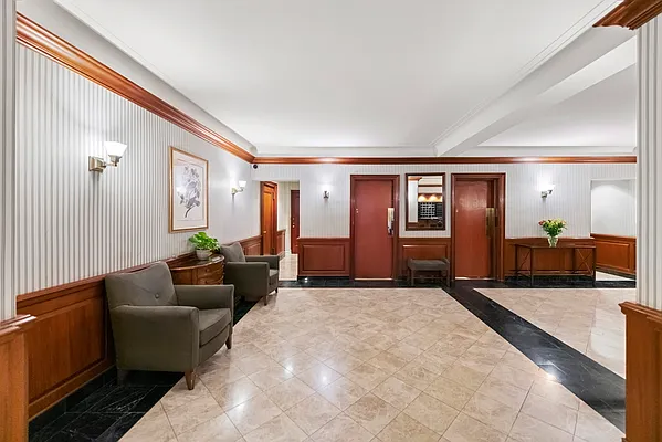 Sold by Compass | media 21