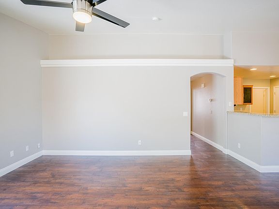 4th image of 15960 W Larkspur Dr