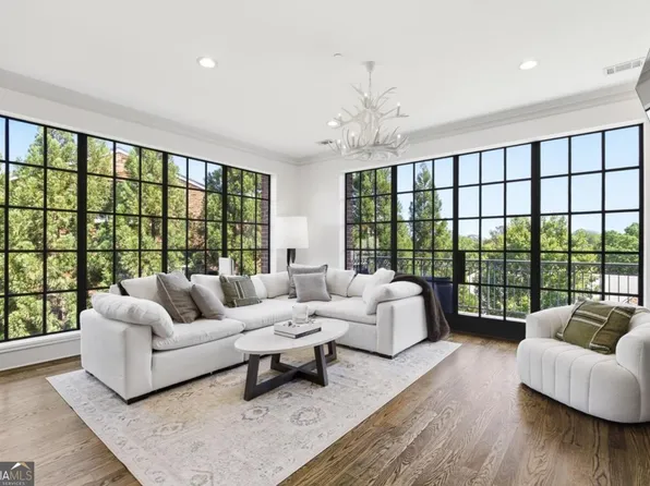 220 Vickery Falls Dr #220, Roswell, GA 30075