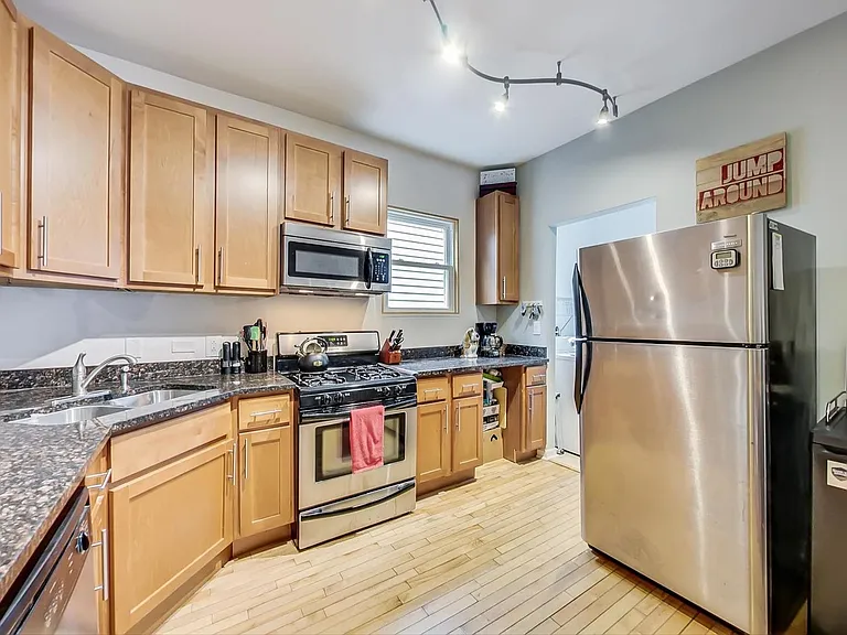 3618 W Dickens Ave #2 — Photo 11