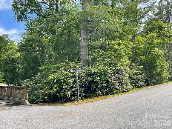 3rd image of 45 Abby Falls Dr