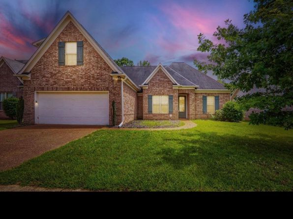 7905 Country Lake Dr