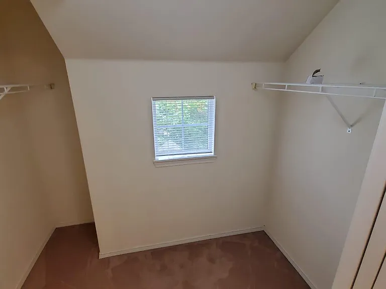 22651 NE 4th Pl — Photo 31