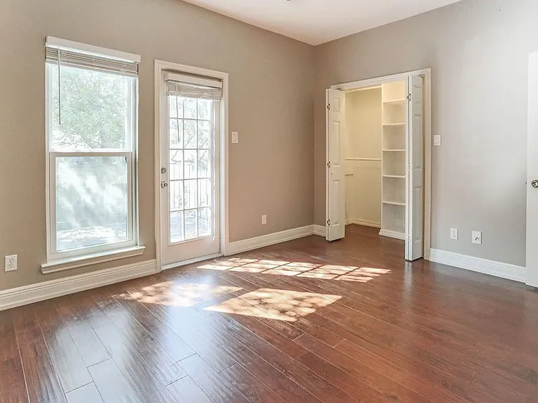 1307 Kinney Ave #122 — Photo 12