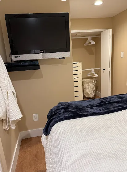 1 bed, 450 sqft, $2,200 — Photo 3