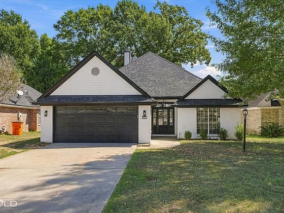3rd image of 115 Red Fox Cir