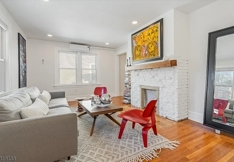 46 James St #1 — Photo 2
