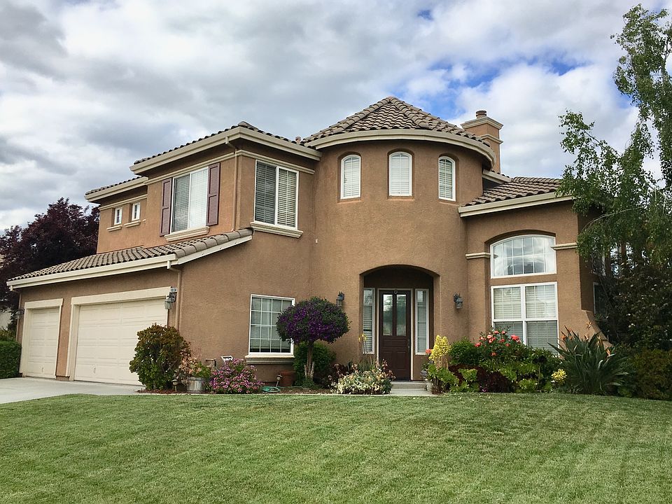 2nd image of 18330 Capistrano Way