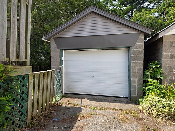 4th image of 153 1st Ave W
