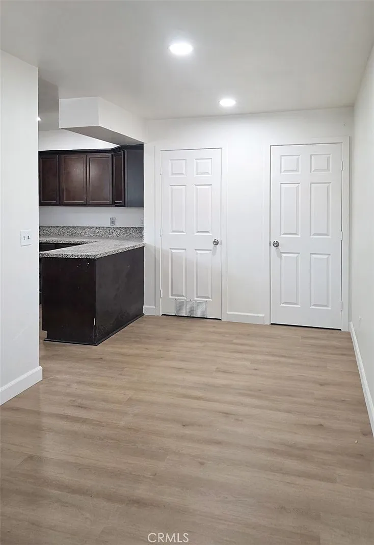 2 bed, 950 sqft, $2,600 — Photo 3