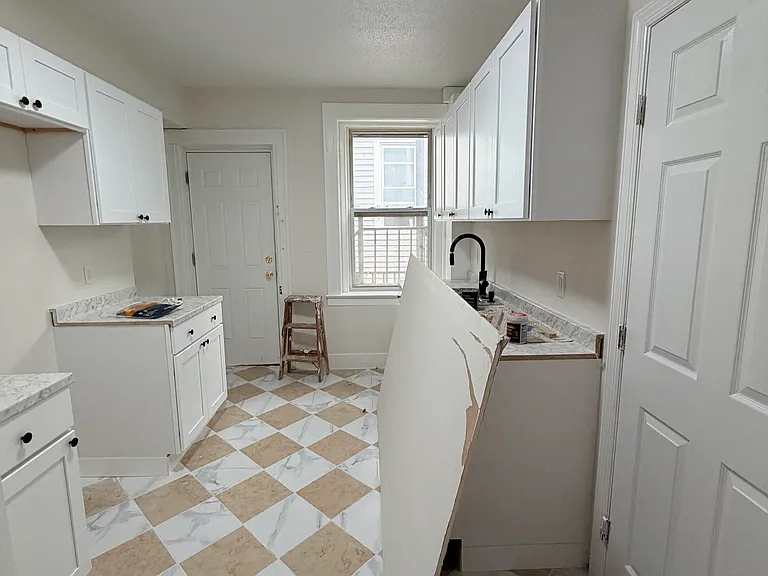 295 Norton St #B8 — Photo 2