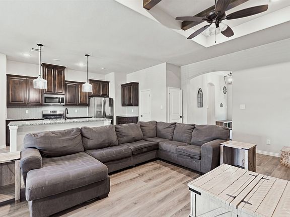 5th image of 632 Steerman Ct