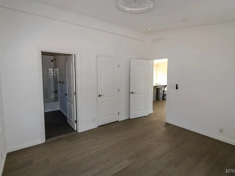 1336 La Crescenta Dr #2 — Photo 14