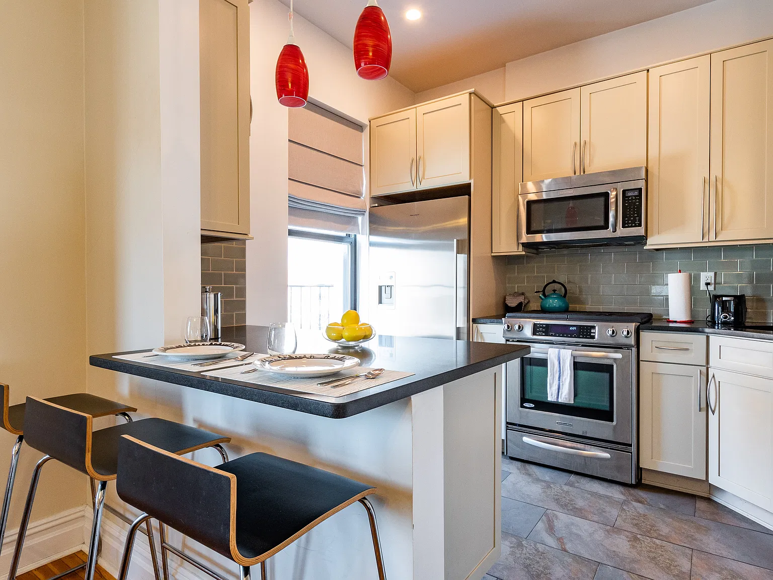 882 Union Street — Photo 3