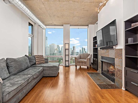 3rd image of 700 N Larrabee St APT 1813
