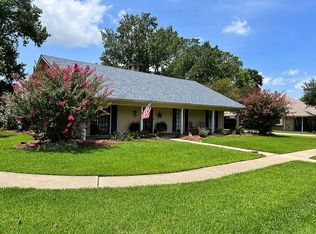 101 Oak Brook Blvd, Lafayette, LA 70508
