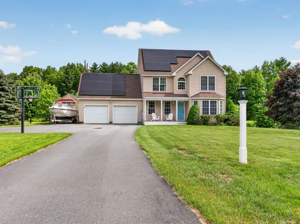 9 Stephen Dr, Stratham, NH 03885