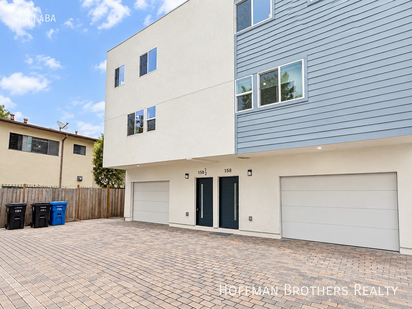 Luxury 4 Bedroom With Floor-To-Ceiling Windows, In-Unit Laundry, Private Balcony & 2 Parking Spac... — Photo 3