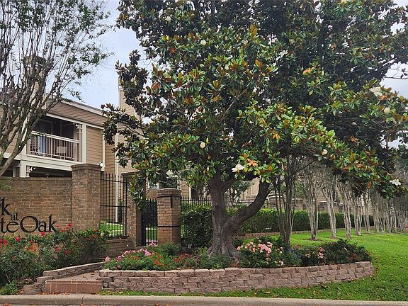 3rd image of 1860 White Oak Dr APT 217
