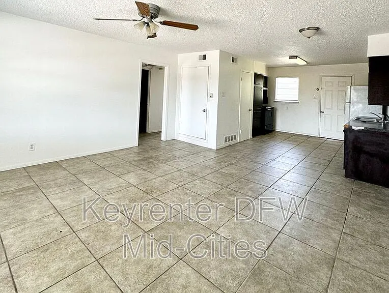 1117 Franklin Dr #8 — Photo 3