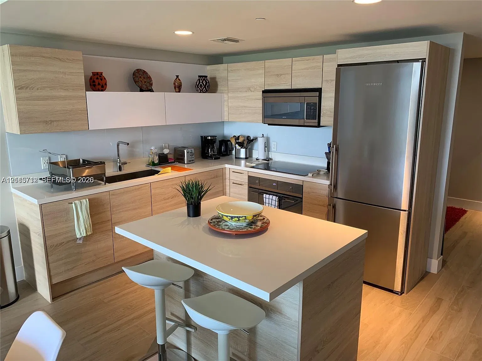 The Harbour North Condo — Photo 3