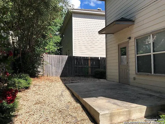 3 bed, 2.5 bath, 1546 sqft, $1,795 — Photo 3