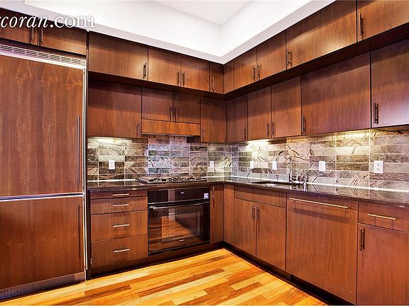 4th image of 150 Myrtle Ave #1604