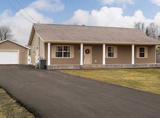 5 Rose St, Charlottetown, PE C1E 1V4
