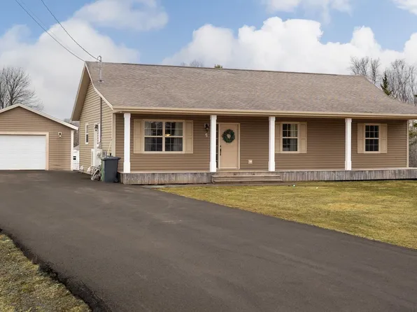 5 Rose St, Charlottetown, PE C1E 1V4