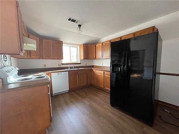 4th image of 215 Dunleith Dr