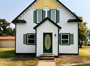 207 Madison Ave NW, Bowbells, ND 58721
