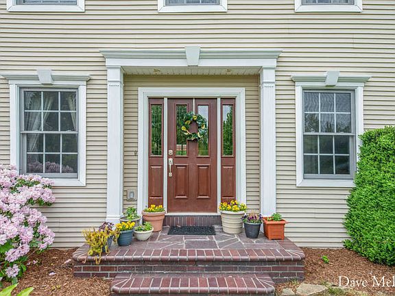 3rd image of 9900 Coldwater Creek Dr NE