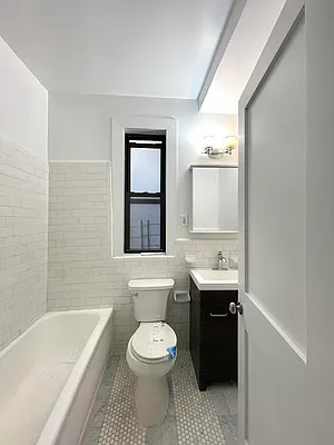 Rented by (Legacy) NY Quality Living Uptown | media 19