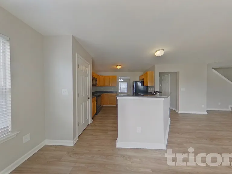 11311 Breezehill Ln — Photo 6