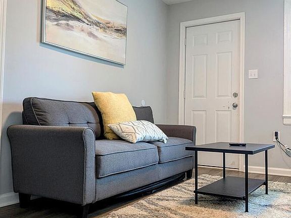 5th image of 1719 Blair St APT 1