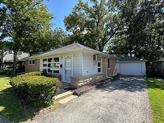 3rd image of 313 Oakwood St
